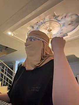 Snapshot of malak_nanyy chatting on 15, 4, 2026 malak nanyy online show from 15, 4, 2026