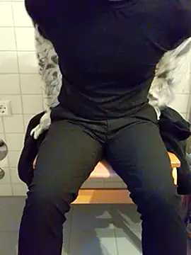 Snapshot of nickshal chatting on 17, 1, 2025 nickshal online show from 17, 1, 2025