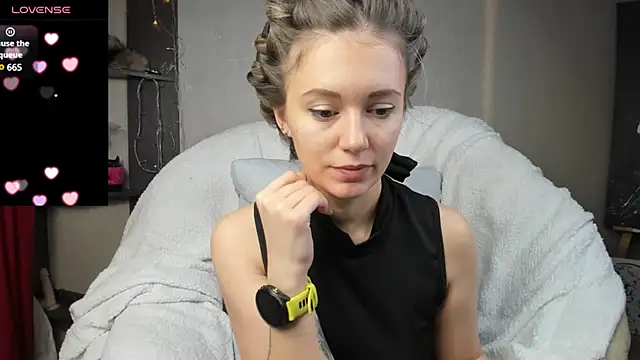 foxy blond online show from 30, 1, 2025