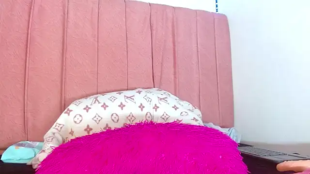 Snapshot of margiesfunnyhot303av chatting on 5, 3, 2025 margiesfunnyhot303av online show from 5, 3, 2025