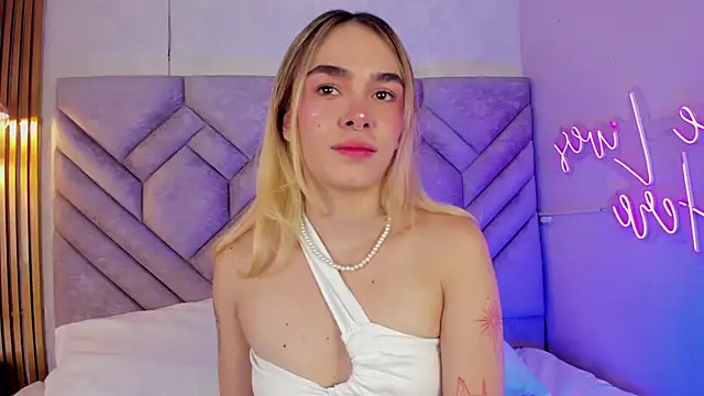 Snapshot of Lucy_Vega chatting on 7, 12, 2024 Lucy Vega online show from 7, 12, 2024