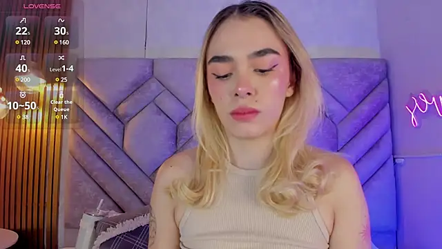 Snapshot of Lucy_Vega chatting on 20, 12, 2024 Lucy Vega online show from 20, 12, 2024