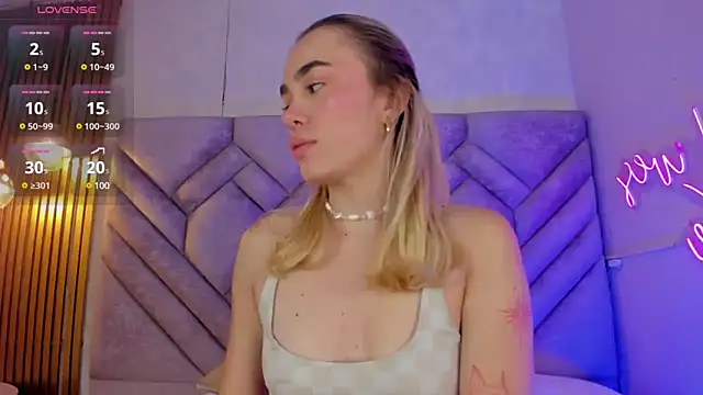 Snapshot of Lucy_Vega chatting on 21, 12, 2024 Lucy Vega online show from 21, 12, 2024