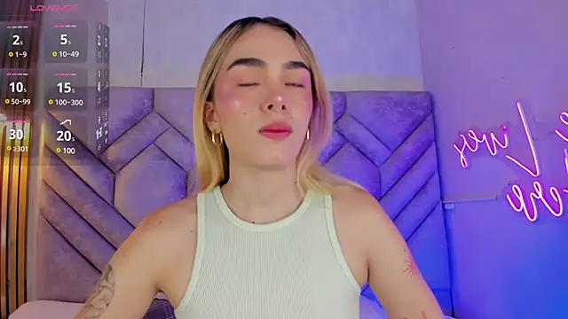 Snapshot of Lucy_Vega chatting on 24, 12, 2024 Lucy Vega online show from 24, 12, 2024