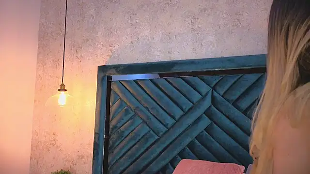 Snapshot of Lucy_Vega chatting on 5, 10, 2025 Lucy Vega online show from 5, 10, 2025