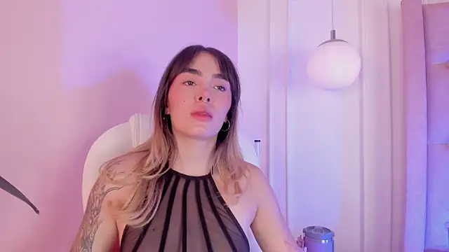 Snapshot of Lucy_Vega chatting on 19, 11, 2025 Lucy Vega online show from 19, 11, 2025