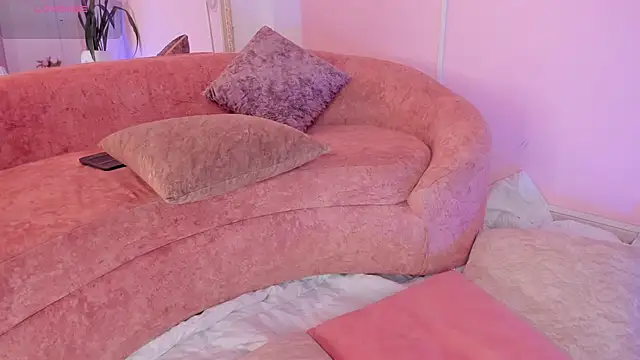 Snapshot of Lucy_Vega chatting on 28, 11, 2025 Lucy Vega online show from 28, 11, 2025