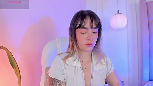 Snapshot of Lucy_Vega chatting on 4, 12, 2025 Lucy Vega online show from 4, 12, 2025