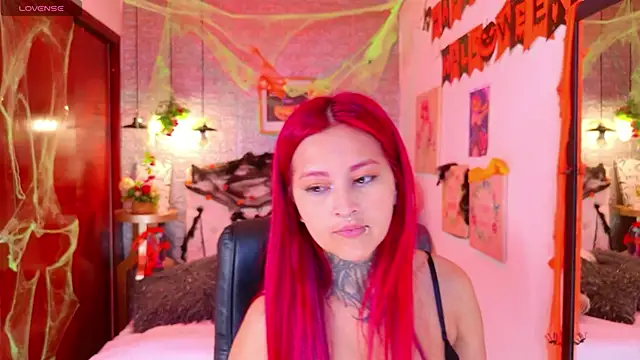 Snapshot of meghan_nill chatting on 21, 10, 2025 meghan nill online show from 21, 10, 2025