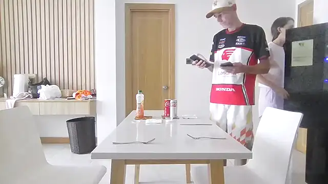 Snapshot of SweetSexySub chatting on 19, 10, 2025 SweetSexySub online show from 19, 10, 2025