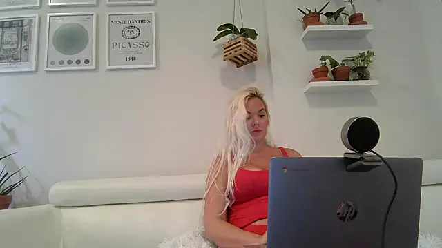 badblondebunny online show from 4, 2, 2026