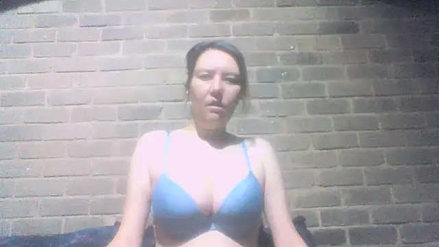 Snapshot of EksJouneMwah chatting on 27, 11, 2025 EksJouneMwah online show from 27, 11, 2025