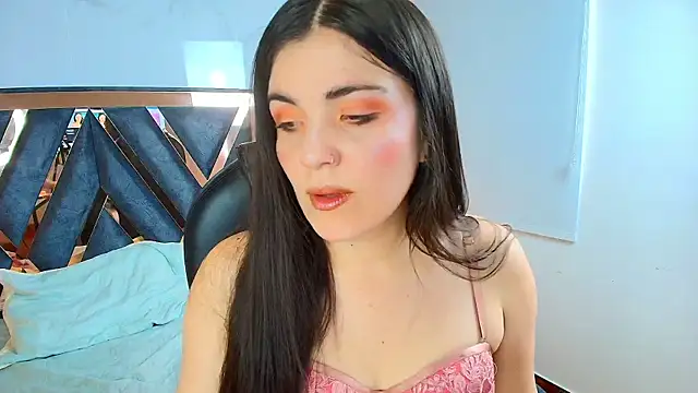 Amara vega online show from 9, 10, 2025