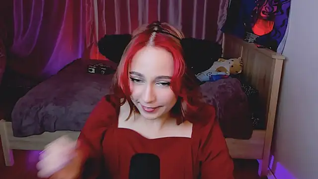 Snapshot of Carolina_Leep chatting on 9, 12, 2024 Carolina Leep online show from 9, 12, 2024