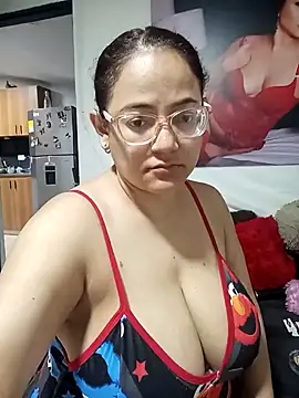 Snapshot of skarleth001 chatting on 10, 1, 2025 skarleth001 online show from 10, 1, 2025