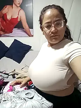 Snapshot of skarleth001 chatting on 18, 1, 2025 skarleth001 online show from 18, 1, 2025