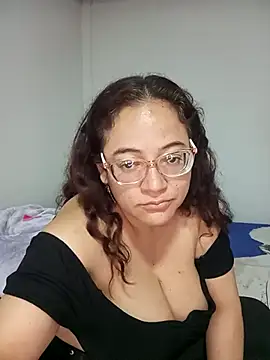 Snapshot of skarleth001 chatting on 14, 2, 2025 skarleth001 online show from 14, 2, 2025
