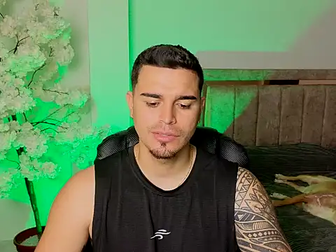 Snapshot of Axel_Big_cock chatting on 3, 7, 2026 Axel Big cock online show from 3, 7, 2026