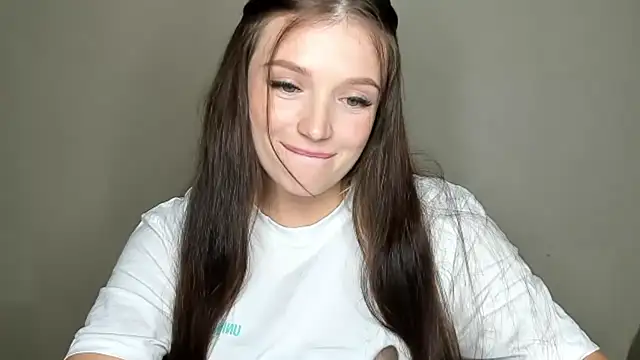 Snapshot of EvaaMillerr99 chatting on 25, 10, 2025 EvaaMillerr99 online show from 25, 10, 2025