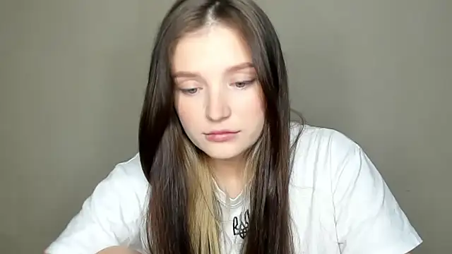 Snapshot of EvaaMillerr99 chatting on 13, 11, 2025 EvaaMillerr99 online show from 13, 11, 2025