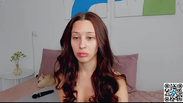 Snapshot of SelenaRousey chatting on 9, 4, 2026 SelenaRousey online show from 9, 4, 2026