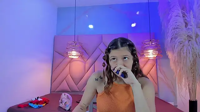 AngelaaCute  online show from 5, 2, 2025