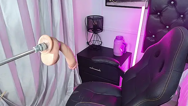 Lizz Tender online show from 24, 1, 2025