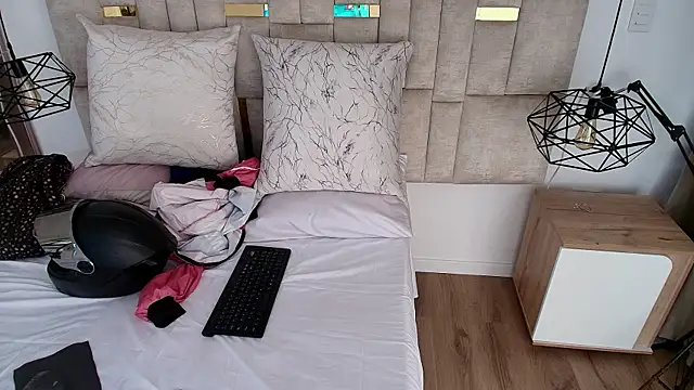 Lizz Tender online show from 16, 10, 2025