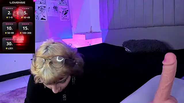 Snapshot of SukiFuyu_ chatting on 9, 12, 2024 SukiFuyu online show from 9, 12, 2024