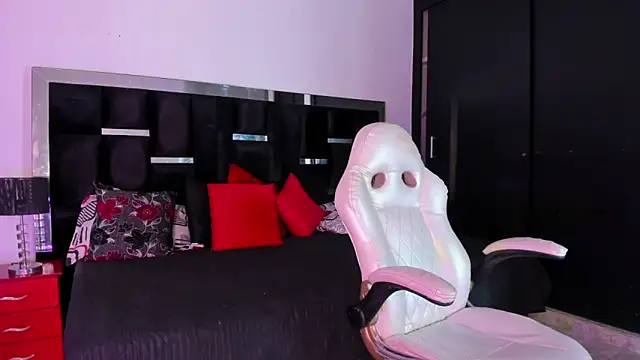 Tasha Sant online show from 29, 10, 2025