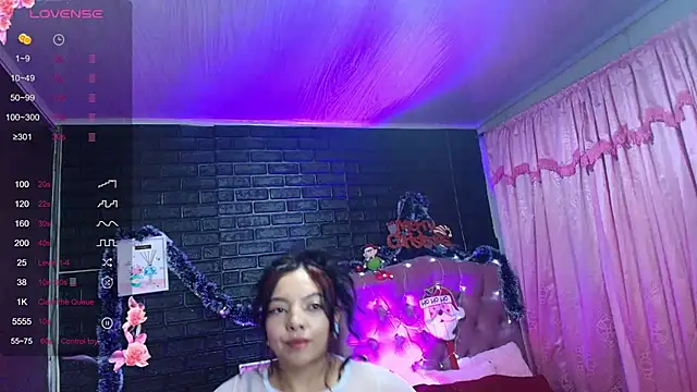 Snapshot of loren_tits24 chatting on 20, 12, 2025 loren tits24 online show from 20, 12, 2025
