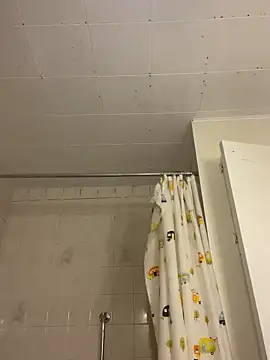 Snapshot of Frenchpoo chatting on 1, 3, 2026 Frenchpoo online show from 1, 3, 2026