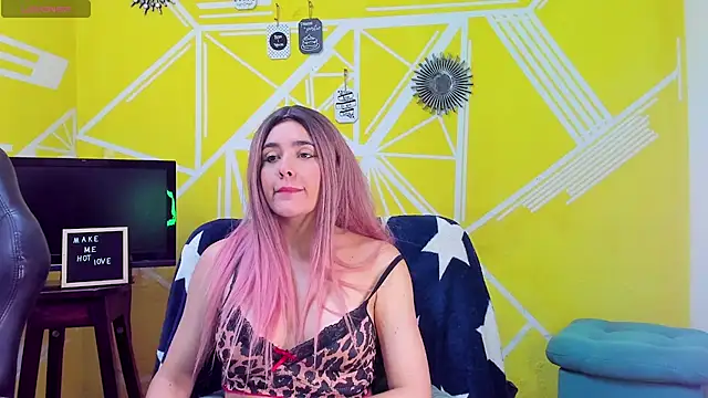 Nikolle Rouss online show from 14, 12, 2025