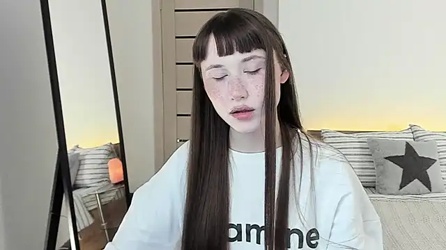 Snapshot of Stella_Sunny chatting on 8, 4, 2026 Stella Sunny online show from 8, 4, 2026