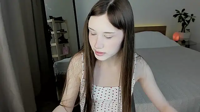 Stella Sunny online show from 8, 7, 2026