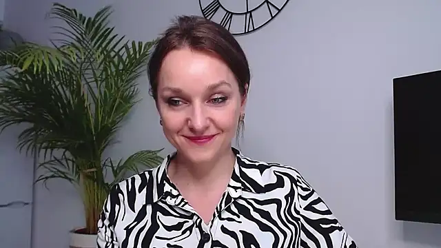 AliciaDesire online show from 8, 1, 2025