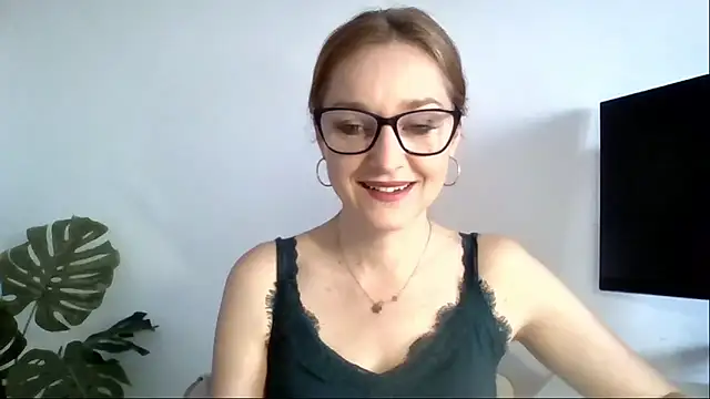 Snapshot of AliciaDesire chatting on 13, 3, 2026 AliciaDesire online show from 13, 3, 2026
