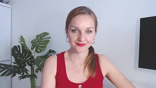 Snapshot of AliciaDesire chatting on 7, 4, 2026 AliciaDesire online show from 7, 4, 2026