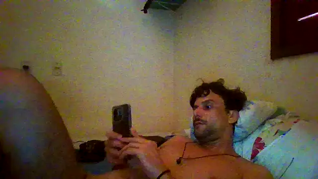 Snapshot of couplemilk chatting on 5, 4, 2026 couplemilk online show from 5, 4, 2026