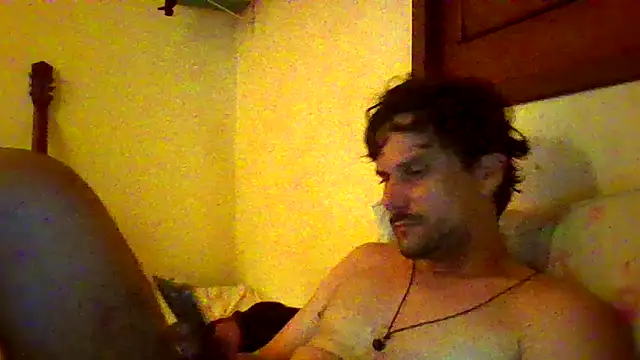 Snapshot of couplemilk chatting on 13, 4, 2026 couplemilk online show from 13, 4, 2026