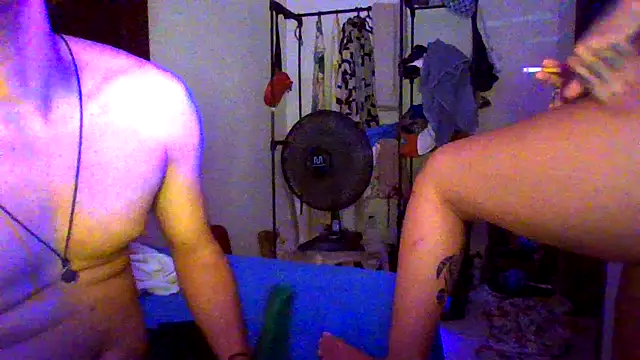 couplemilk online show from 27, 4, 2026
