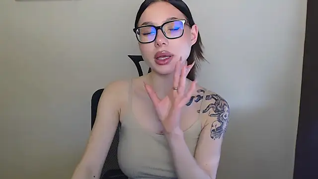 Cutesweetheart online show from 18, 2, 2025