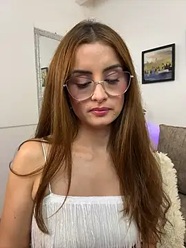 Snapshot of MiaaLoren chatting on 30, 4, 2026 MiaaLoren online show from 30, 4, 2026
