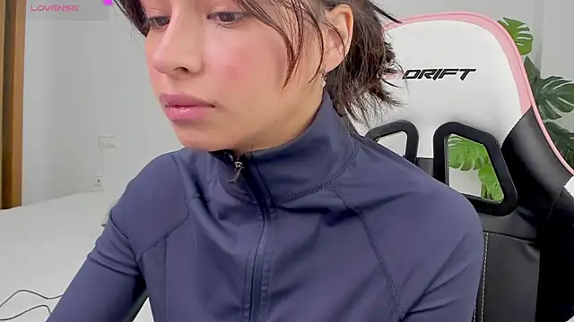 Adriennesexxx online show from 24, 1, 2025