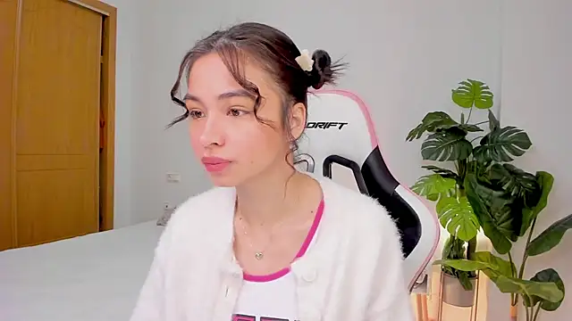 Adriennesexxx online show from 2, 2, 2025