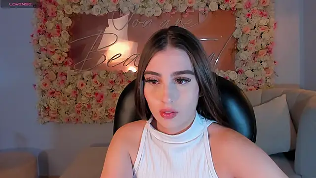 DolcieElliot online show from 14, 1, 2025