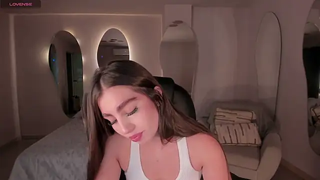 DolcieElliot online show from 20, 2, 2025