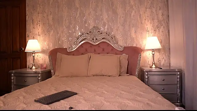 AngelineConnor online show from 27, 11, 2025