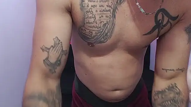 Snapshot of hugecocks_hot chatting on 25, 4, 2026 hugecocks hot online show from 25, 4, 2026