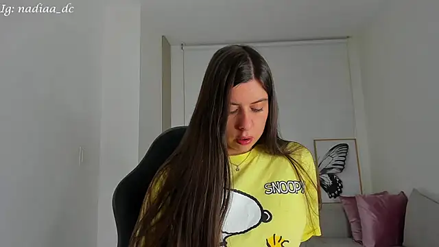 Snapshot of Nadiaa_ chatting on 1, 2, 2025 Nadiaa online show from 1, 2, 2025